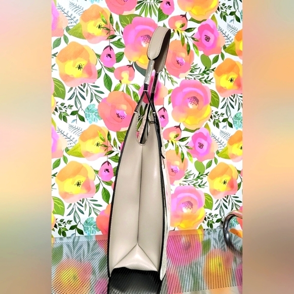 CALVIN KLEIN Audrey Hobo - Picture 4 of 7